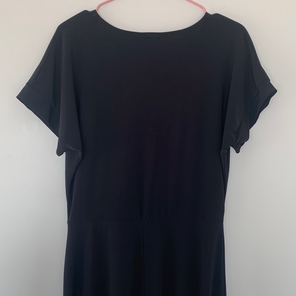 Comfy Casual Black Dress - Picture 4 of 7